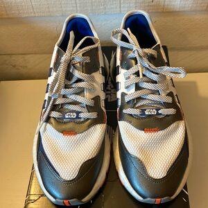 9 1/2 Limited addition Adidas R2-D2 sneakers